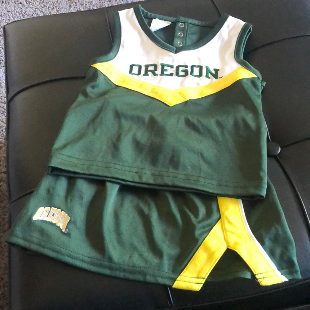 Oregon cheer outfit